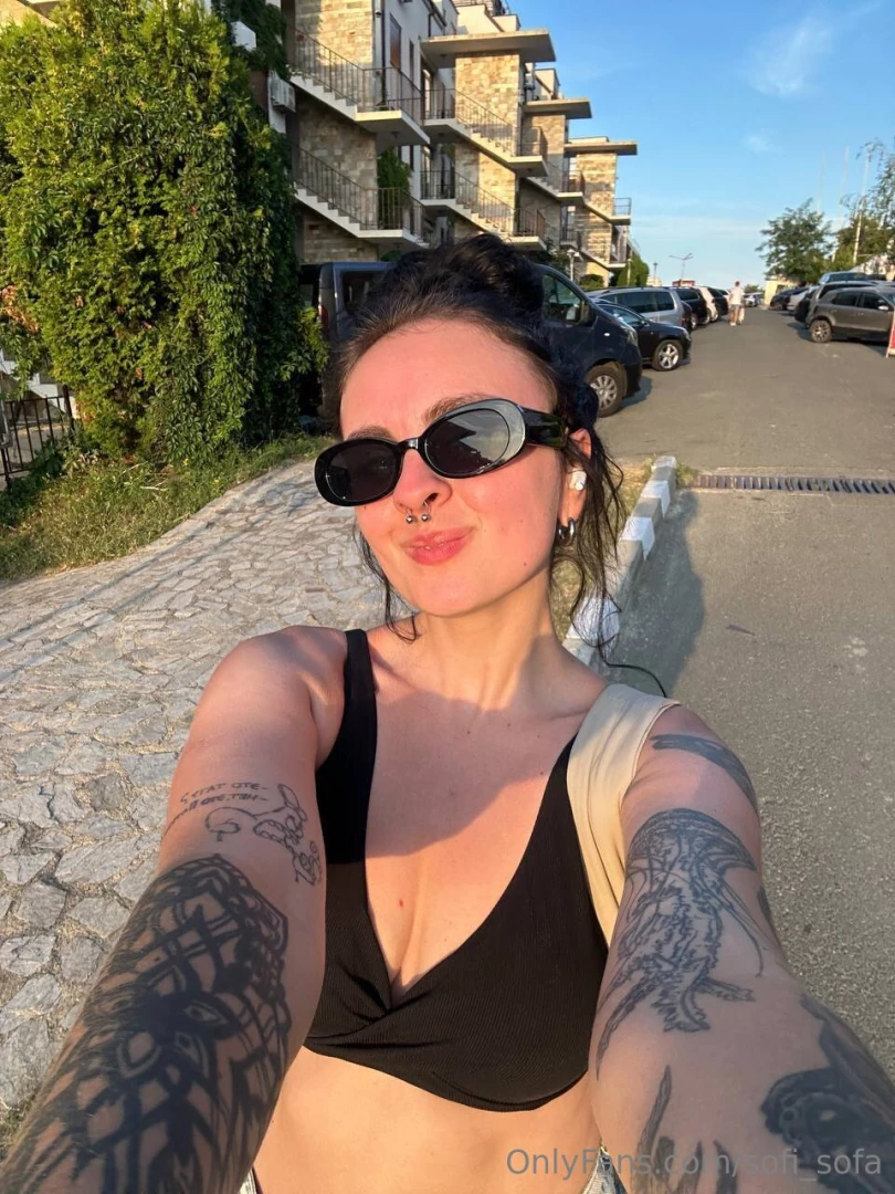 Another hot day i love the heat in the heat you can go to the beach 