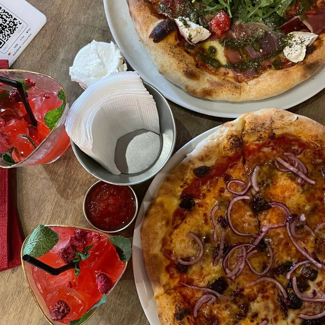 Oh gosh that strawberry lemonade perfect for summer hot day 