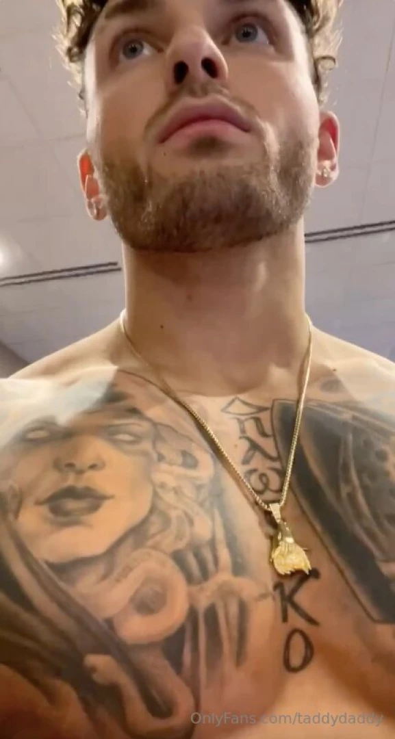 Way too many people at the gym right now 