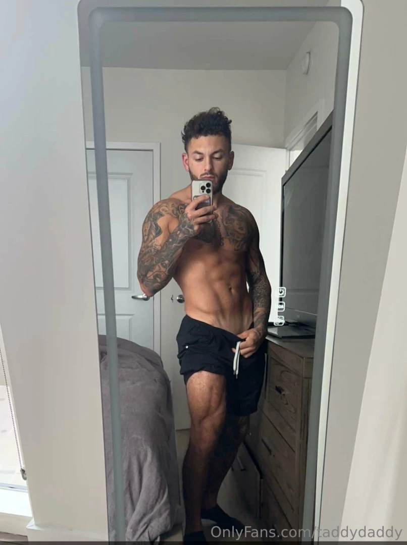 Hanging on to these tan lines with every fiber 