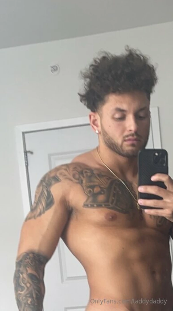 The hair is living up to the curlierfuq status today 