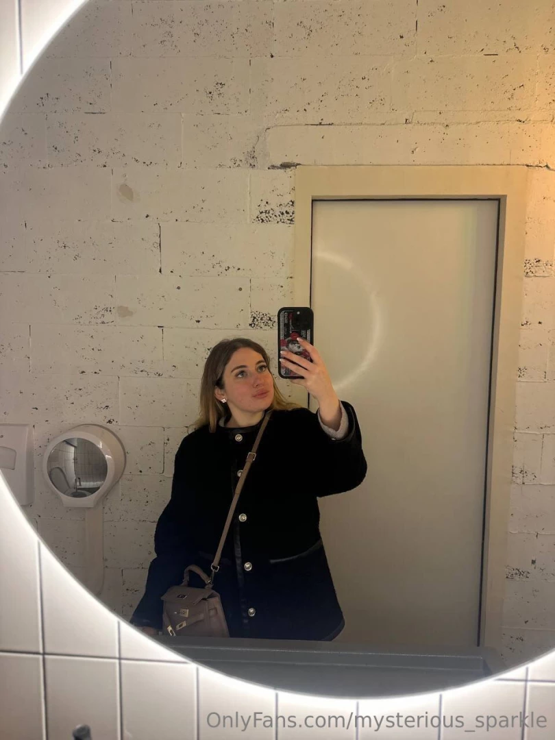 Cute lil selfie i took yesterday 