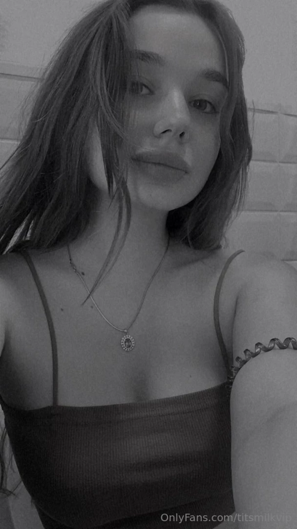 Hehehehe honey i found an old pic of me i think i turned out so cute 