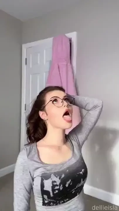 I m a good girl i promise teen barelylegal petite young 18 boobs ass 