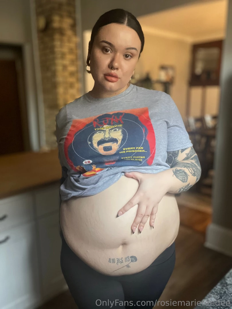 Another case of clothing not being able to hide my big belly part 1 
