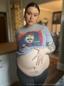 Another case of clothing not being able to hide my big belly part 1