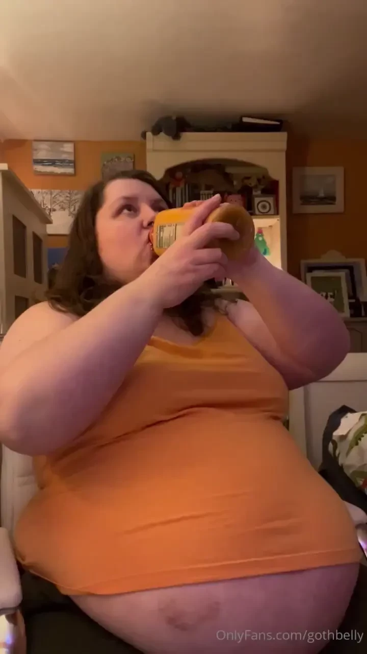 Did a hugeeee chug last night hehe i finished that smoothie shockingly 