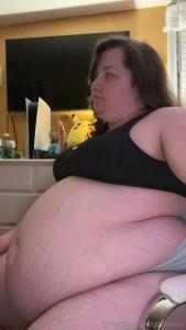 Here s a photo dump of me looking as big as ever like damn look at