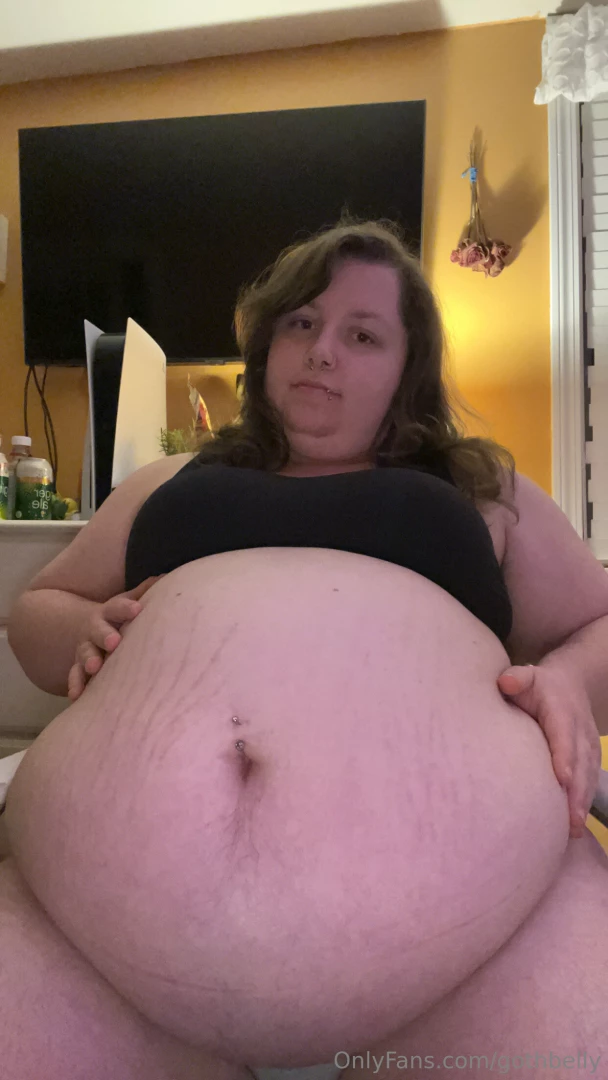 Here s a photo dump of me looking as big as ever like damn look at part 1 