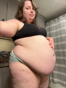 Here s a photo dump of me looking as big as ever like damn look at part 4