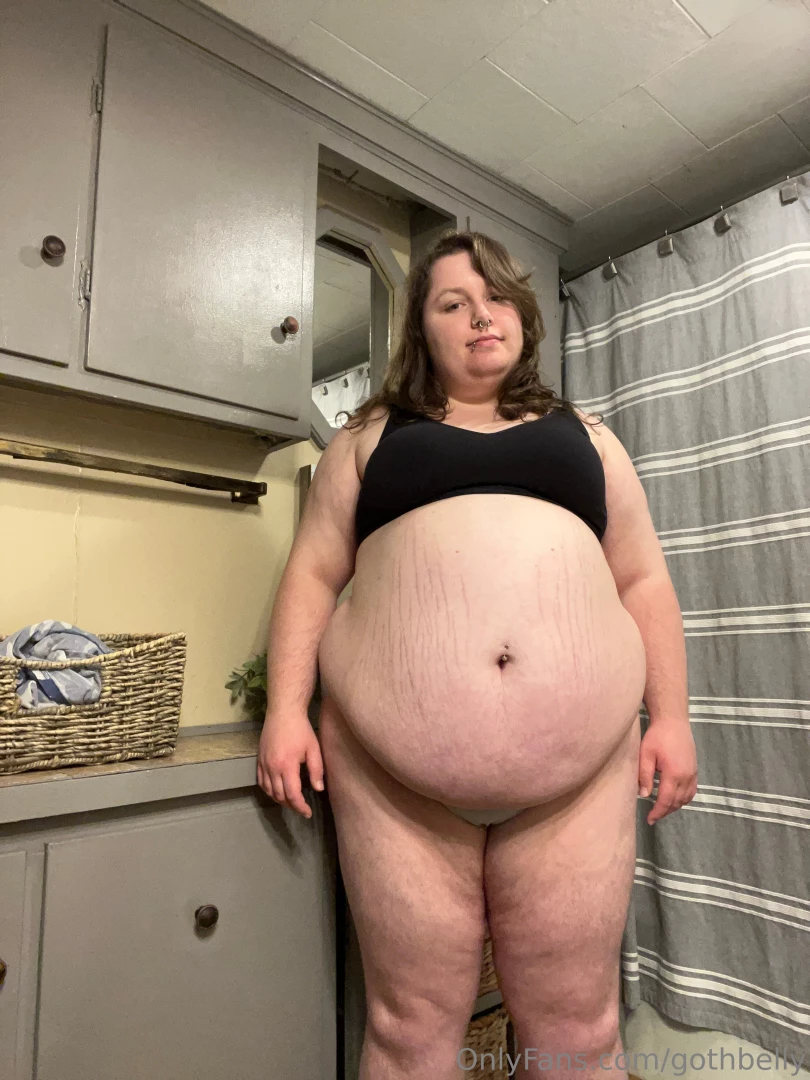 Here s a photo dump of me looking as big as ever like damn look at part 2 