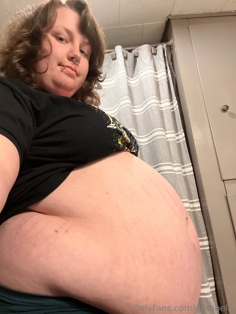 Recent pics of me looking crazy fat do yall notice anything different part 3 