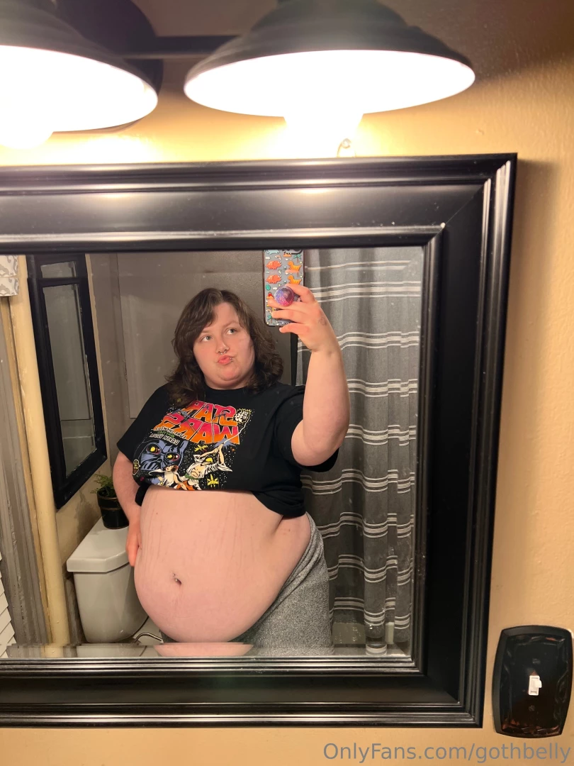 Recent pics of me looking crazy fat do yall notice anything different part 4 