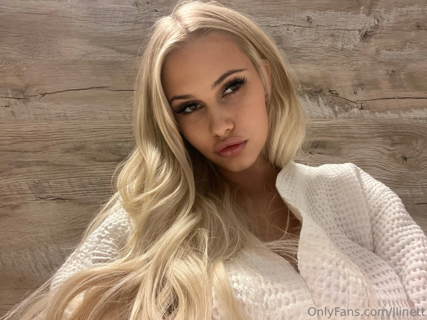 What do you think about when you see this blondy girl 