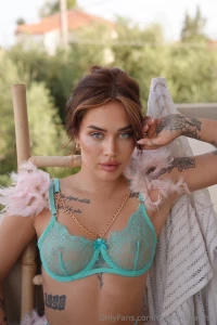 Holiday vibes come talk to me