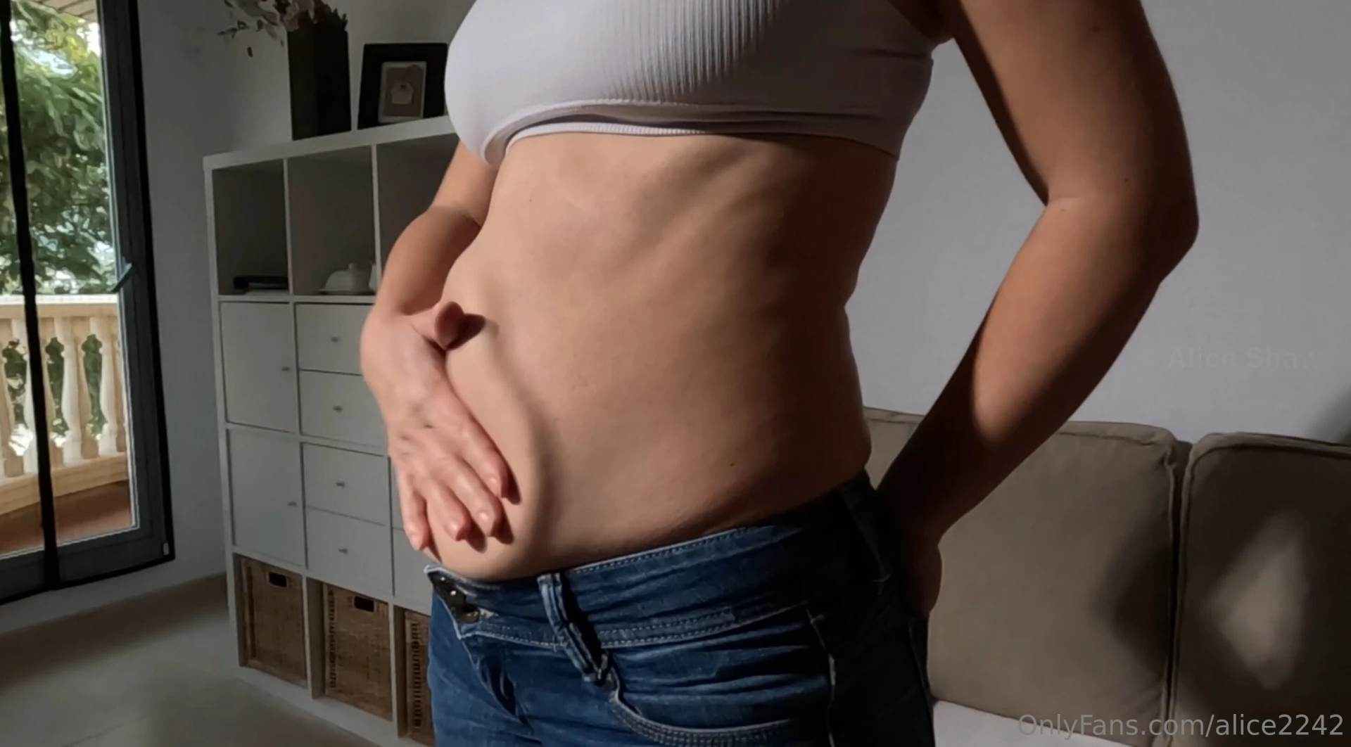 Belly slapping before and after dinner slow mo hey guys in this video 