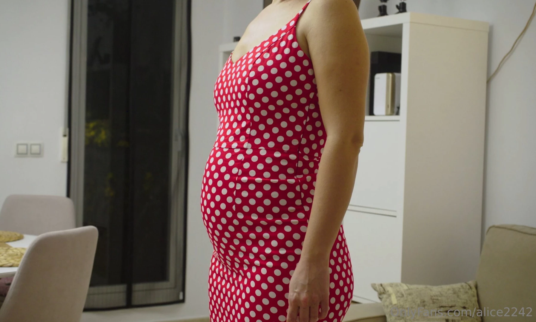 Model walk with a belly bounce hey guys today i slipped into this cute 