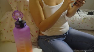 2 liters after dinner real-time belly stretch hey guys this was my