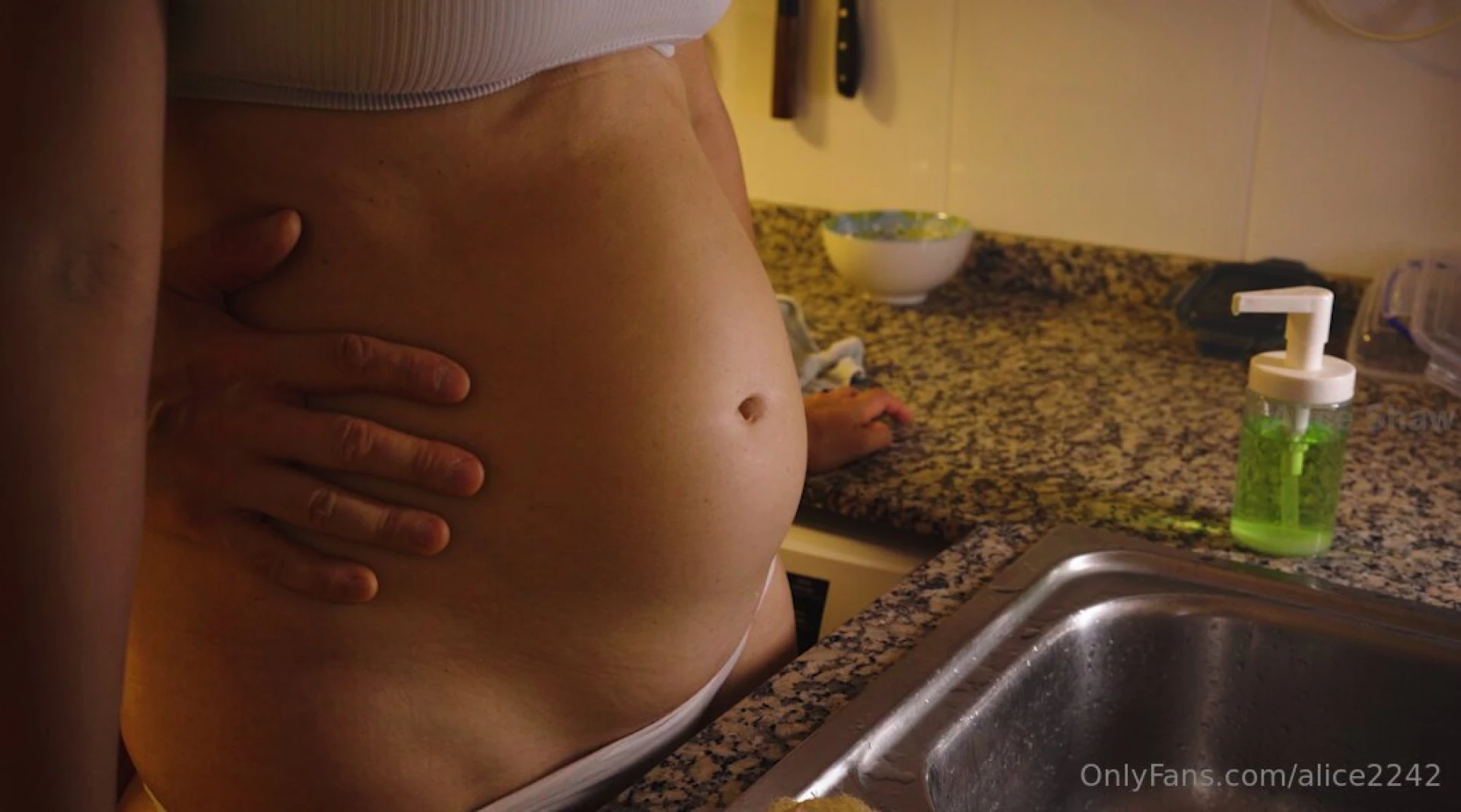Washing dishes after potato chips stuffing hey guys in this video i m part 2 