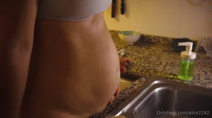 Washing dishes after potato chips stuffing hey guys in this video i m part 4