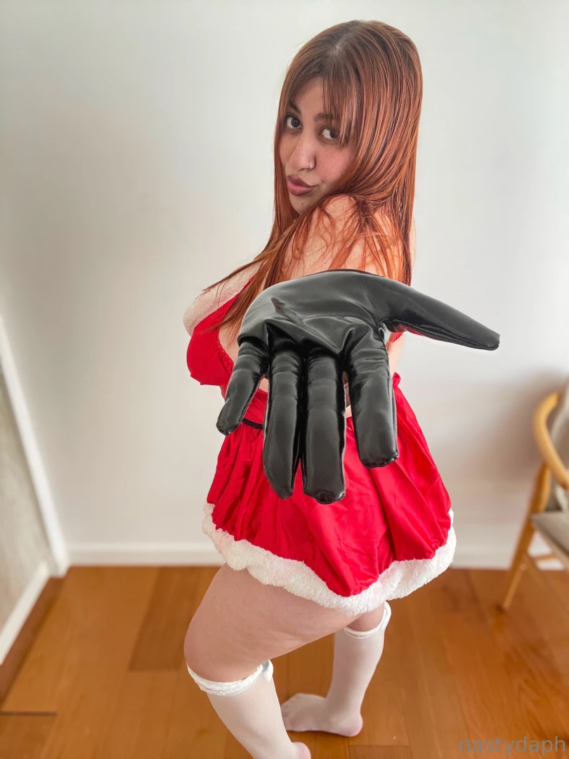 Santa daph is in control this christmas all your cum will go to mommy 