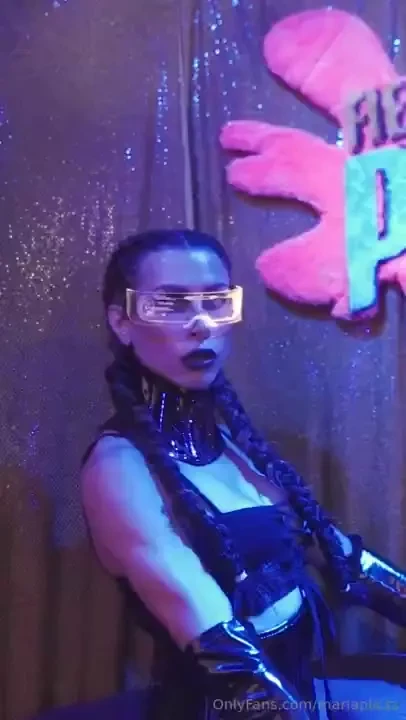 I want to show you my outfit do you like it drop any emoji in the 