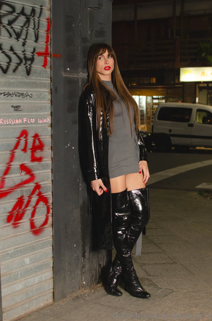 A special passion is aroused in me at night 