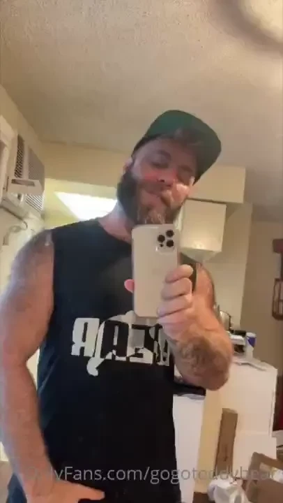 Finally done at the gym and damn is my fur drenched in sweat time to 