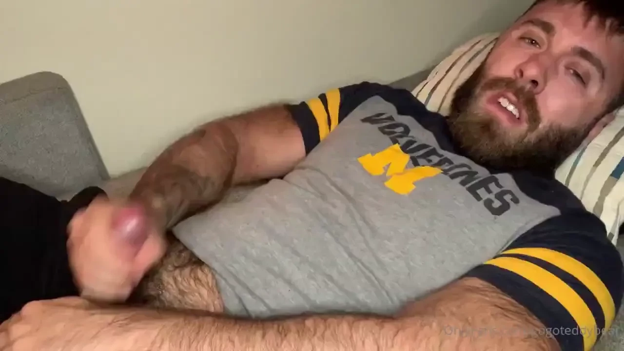 My cum is like a rocket had to relieve some tension to end my day come 