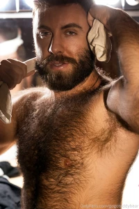 Wanna sniff my hairy pits sniff sniff lick