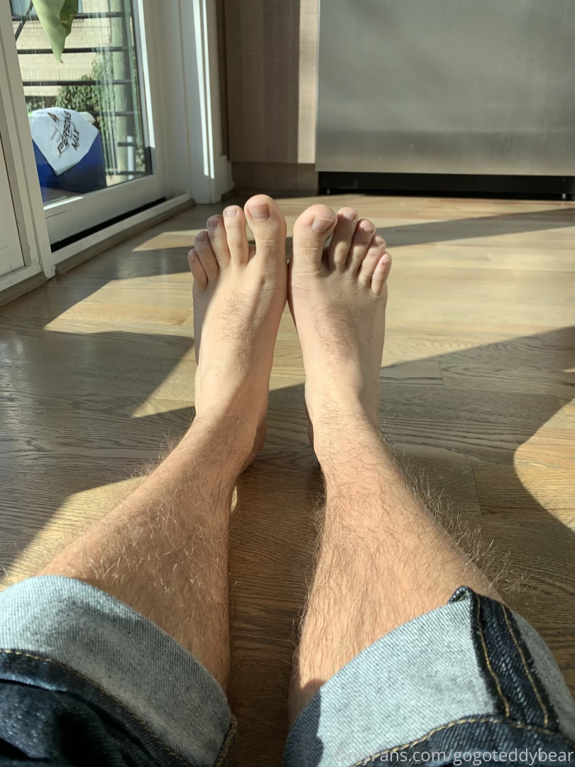 Fan requested my hairy hobbit feet part 1 