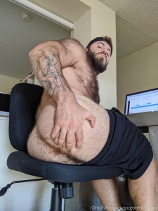 My hairy hole would like some attention while i work on the computer - part 1