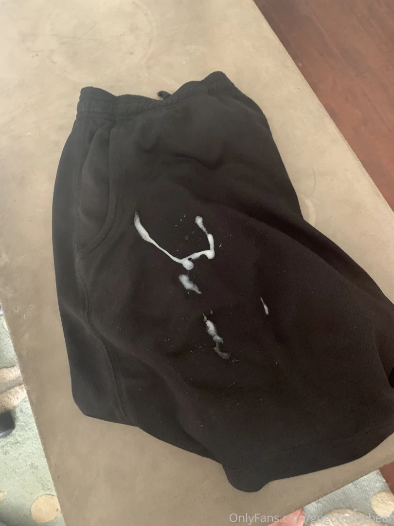 Putting multiple loads on a pair of my sweaty gym shorts before i send 