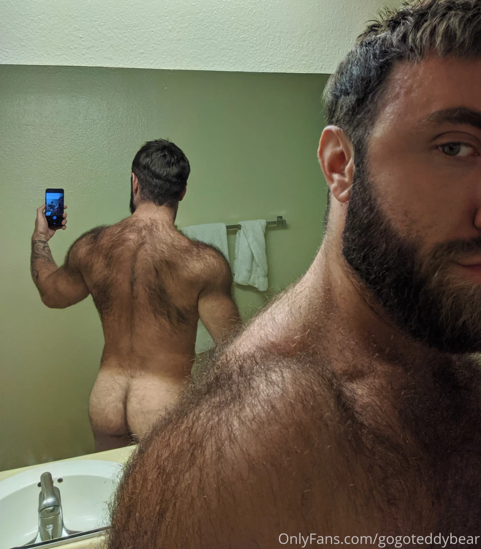 You enjoying my hairy back in all its furry never trimmed glory grrrr 