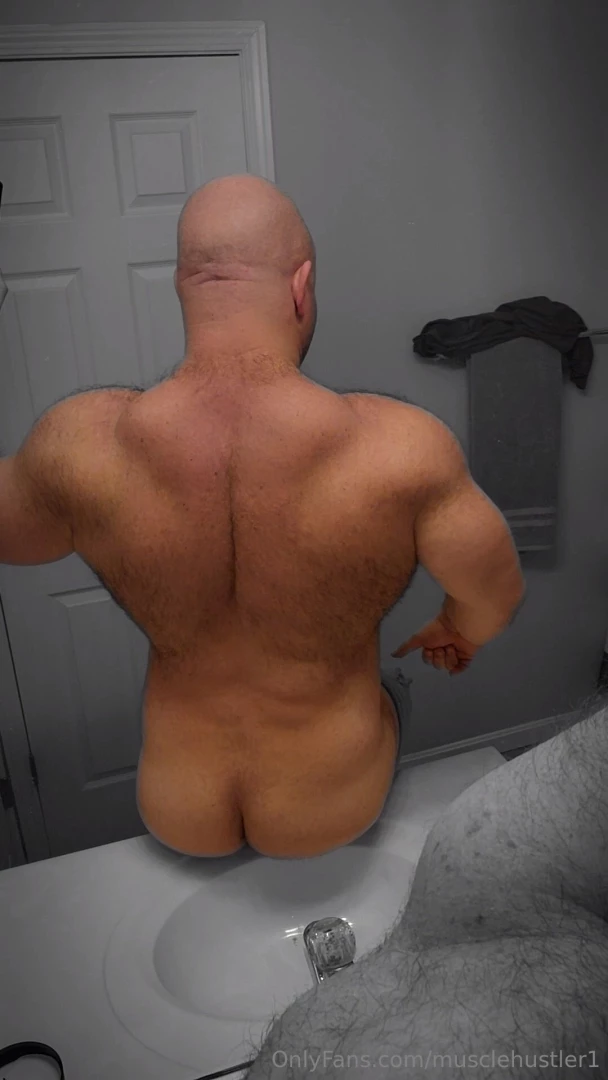 Just another booty on the sink pic whose sink is next 