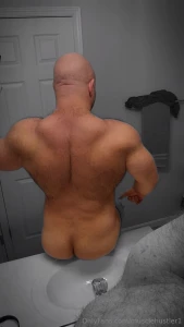 Just another booty on the sink pic whose sink is next