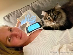 I swear most people don t know i have a cat