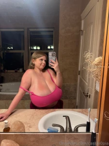 Day 2 of sunburn and i think the cum helped it heal part 3