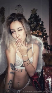 Kar csonyi live https stripchat com an_g_elly follow-me