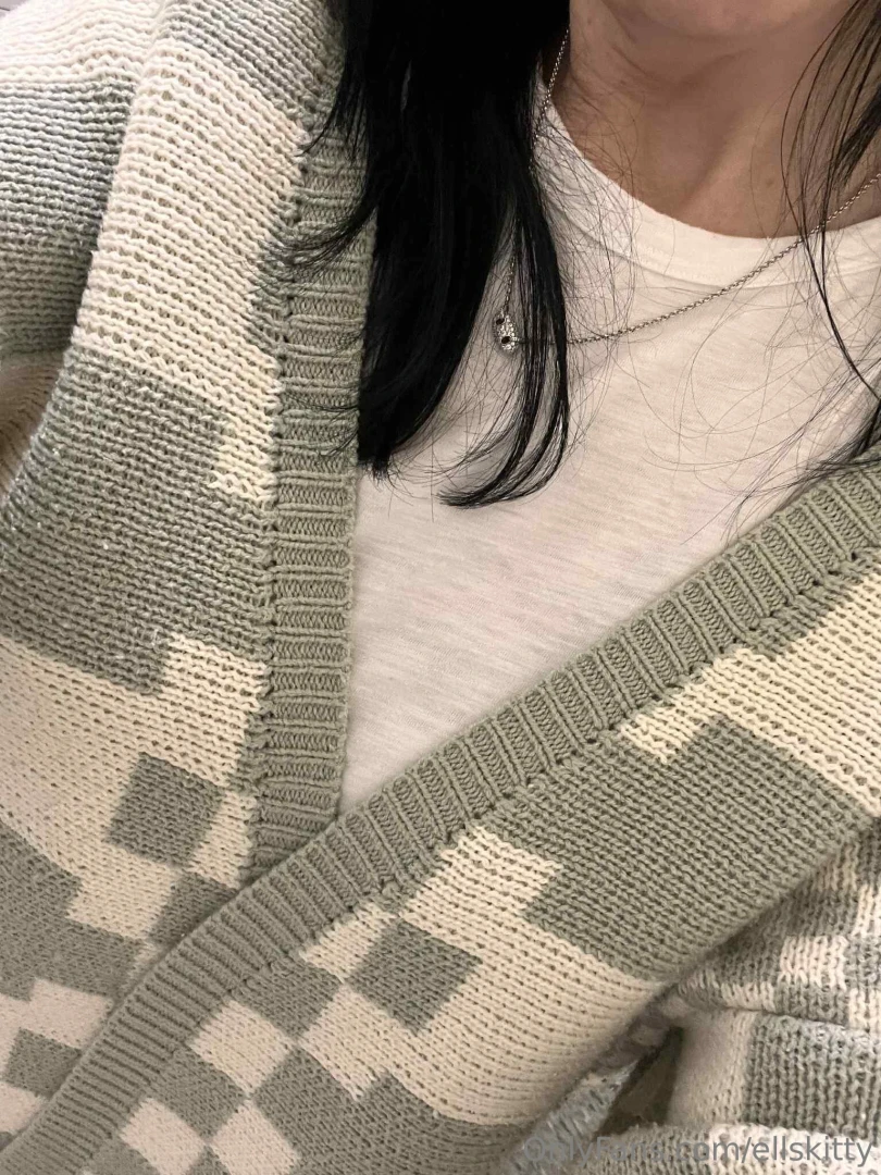 Bored at work cum play with me i will dm the rest 