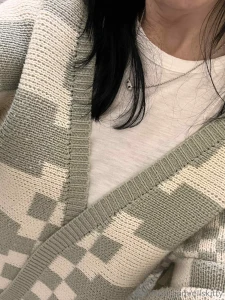 Bored at work cum play with me i will dm the rest