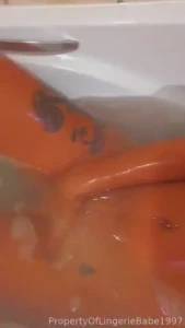 Some old teasers in the bath xx i will be uploading alot of older part 3