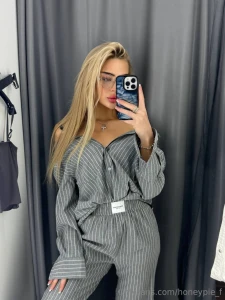 I love chatting about nothing and everything at once check out dm to