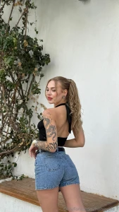 Let s make today brighter together i love chatting and getting to know