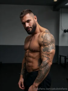 Sponsoring bodybuilders bring lot of advatages to my life full video