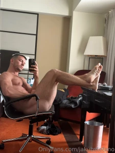 When i m not breaking a sweat at the gym you can catch me rested on my