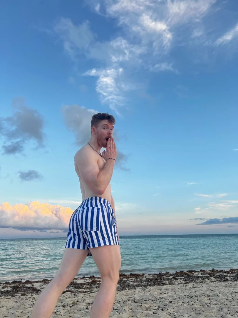 Yall staring slide into my dm s already 