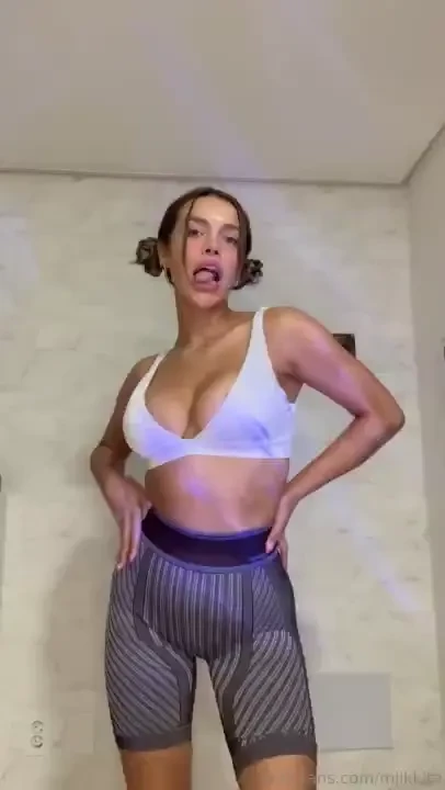 Me voy al gimnasio te gusta mi outfit 
