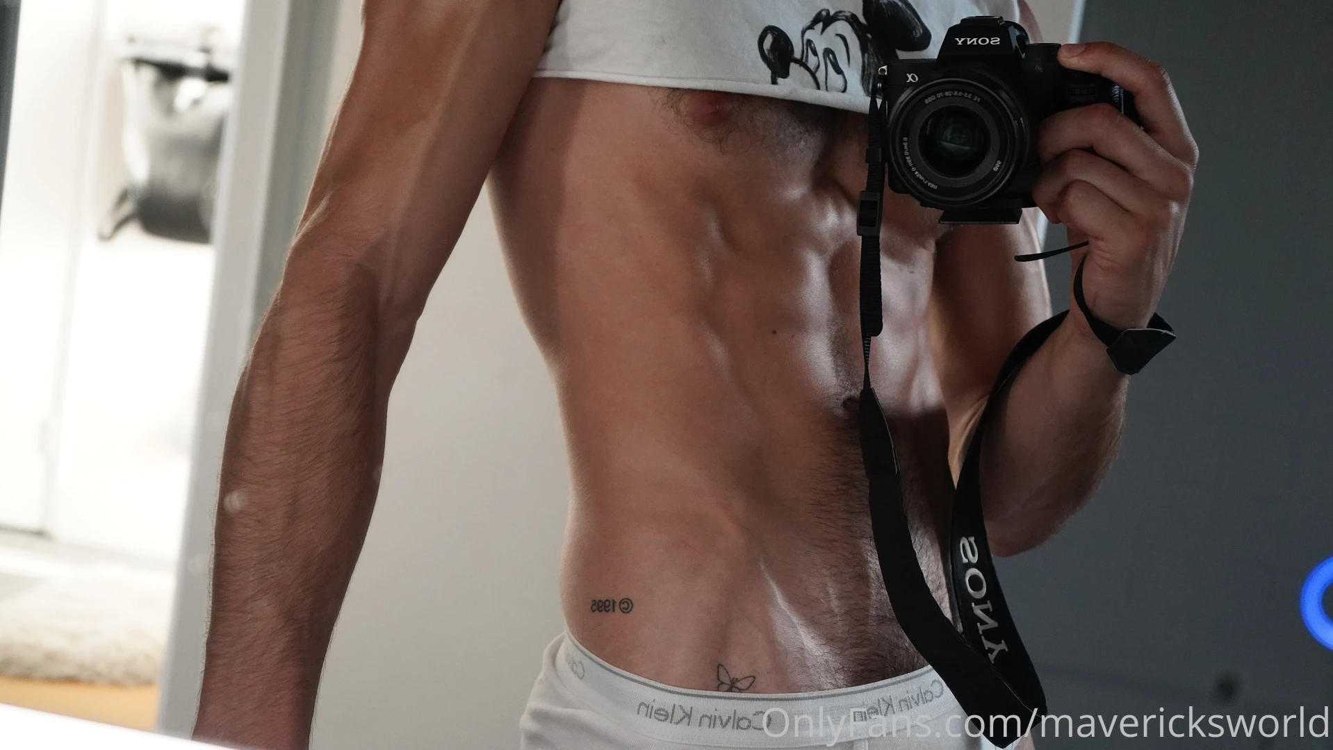 Hey i wanna know what turns you on so tell me what you d rather see me 