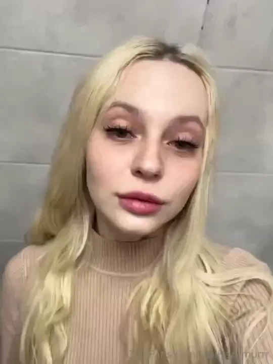 The beauty of false eyelashes is an object of admiration and 